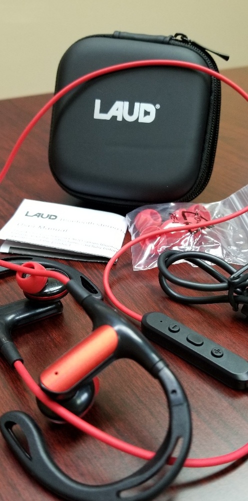 LAX LAUDLX4 wireless over ear headphones